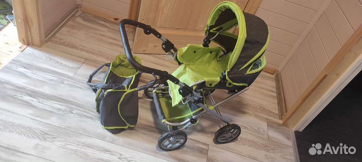 Коляска кукольная