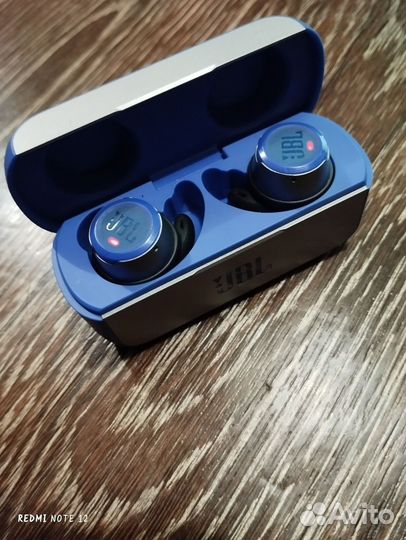 Беспроводные наушники jbl