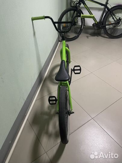 Велосипед BMX трюковой