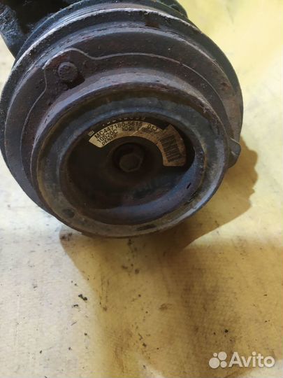 Компрессор кондиционера Cadillac SRX 2003-2009