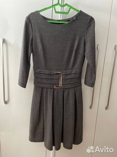 Платье женское. Размер 42