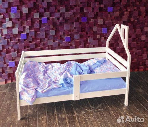 Софа из натурального дерева с бортиком Домик от 2х