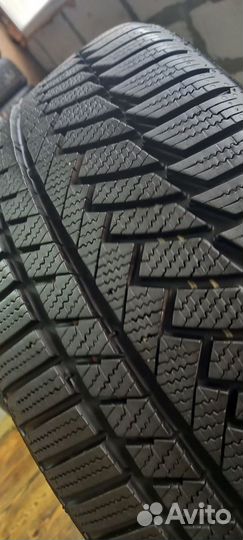 Continental ContiWinterContact TS 850 P 235/40 R19 96V