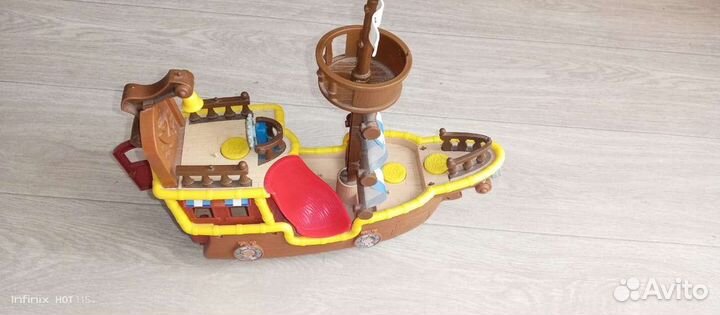 Пиратский корабль музыкальный