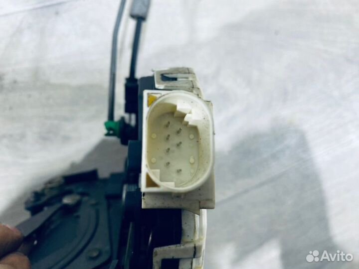 Замок двери передний правый Land Rover Range Rover