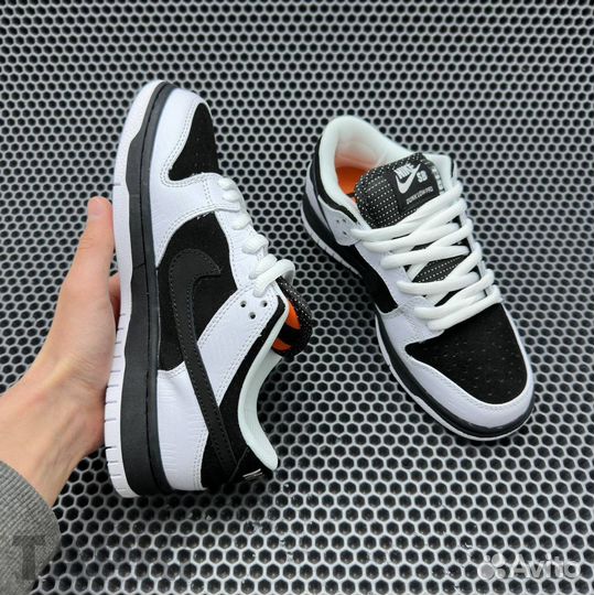 Кроссовки Nike SB Dunk Low x Tightbooth