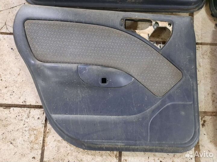 Дверные карты subaru legacy 1995 г.в