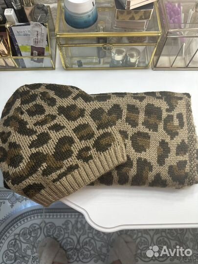 Зимние шапки, шарфы, палантин