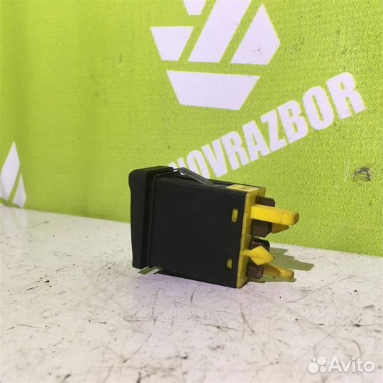 Кнопка противотуманки Ауди 80 90 Б3