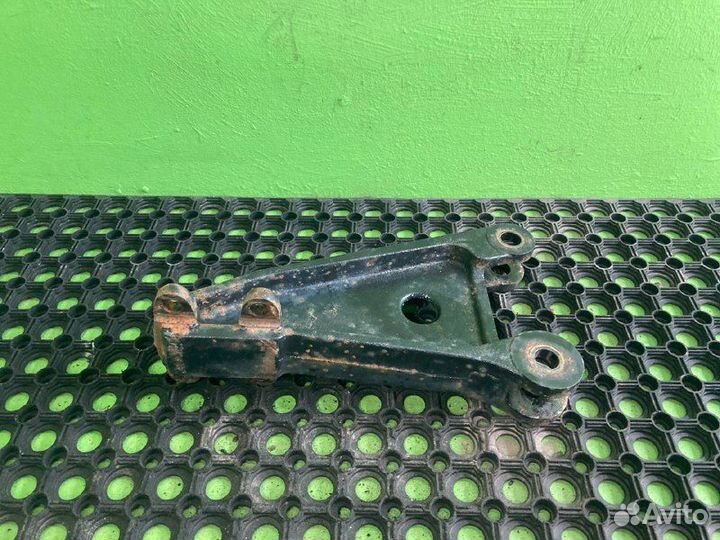 Кронштейн усилителя бампера MAN TGX