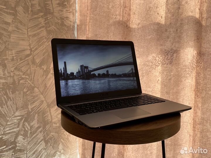 Ноутбук Asus 15,6 (Стандарт)