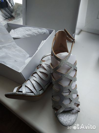 Женская обувь