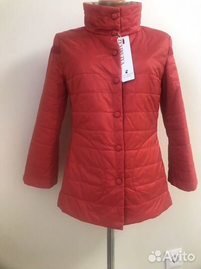 Куртка красная новая с биркой р-р46-48