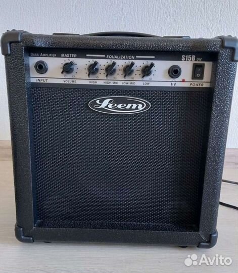 Бас гитара и комбоусилитель