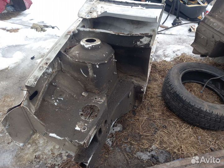 Порог правый с полкой крыла Renault Logan 1