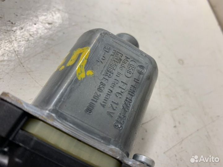 Мотор стеклоподъемника задний правый Volkswagen