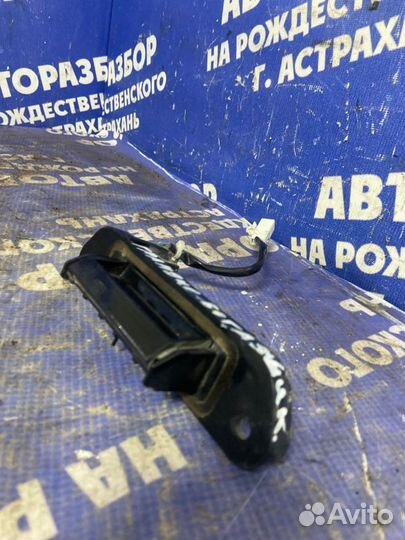 Ручка открывания багажника. Mitsubishi Grandis