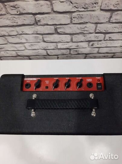 Басовый комбоусилитель VOX Pathfinder Bass 10