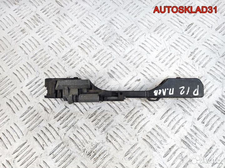 Кронштейн ручки Nissan Primera P12E 80611AV600