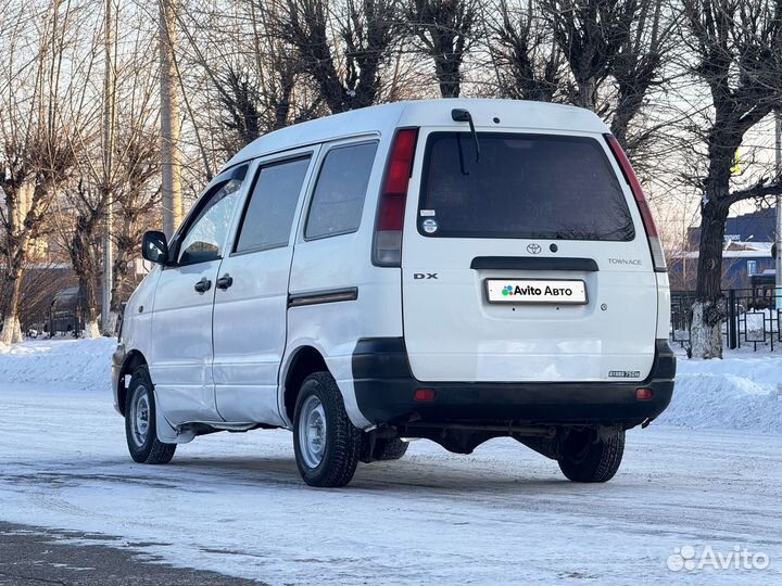 Toyota Town Ace 1.8 AT, 2003, 200 000 км