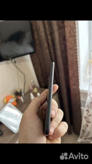 iPhone SE (2020), 64 ГБ