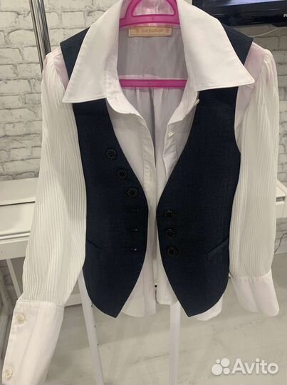 Тёмно-синяя жилетка для школы