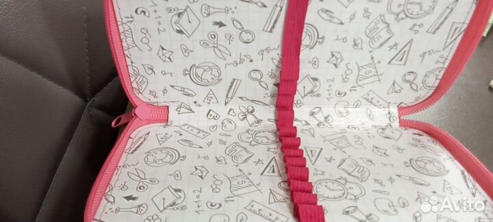 Розовый пенал