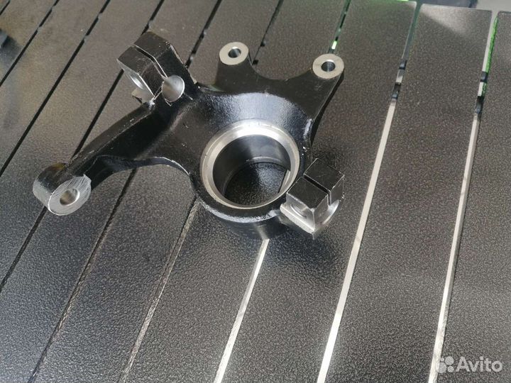 Кулак поворотный передний левый Stels Guepard