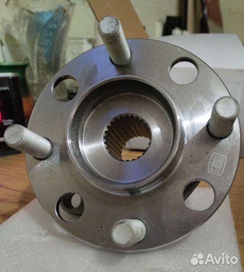 Ступица передняя в сборе с подшипником