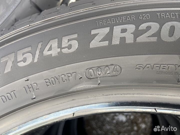 Kumho Ecsta PS71 275/45 R20 110Y