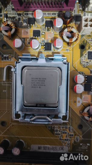 Материнская плата с процессором и памятью