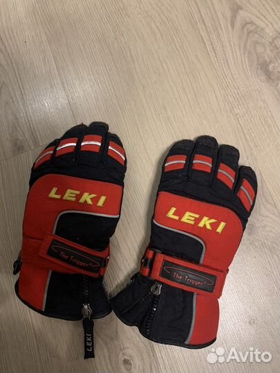 Спортивные перчатки