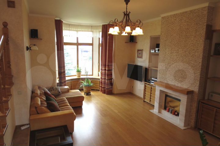 Дом 350 м² на участке 15 сот.