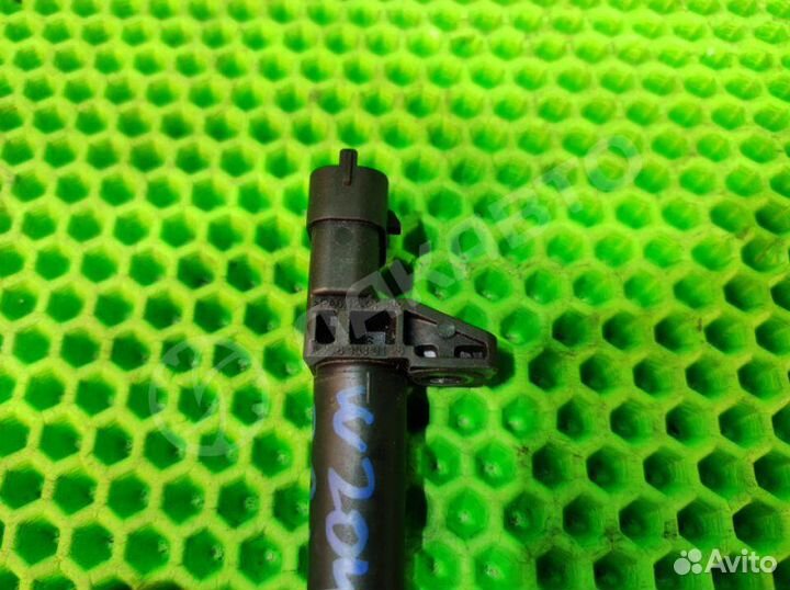 Датчик положения коленвала Mercedes-Benz C W204