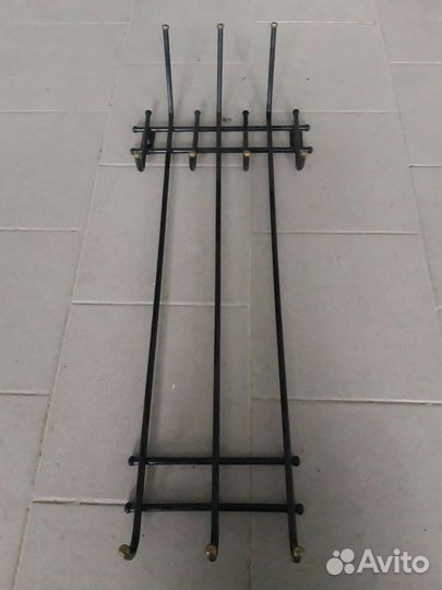 Вешалка для одежды металлическая