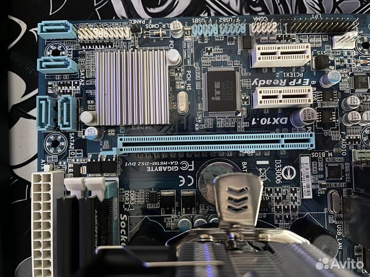 Материнская плата с процессором и памятью