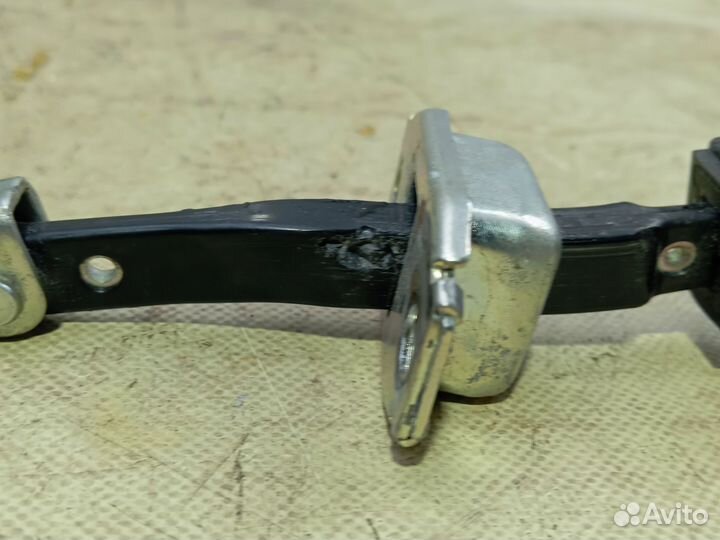 Ограничитель передней левой двери mitsubishi asx