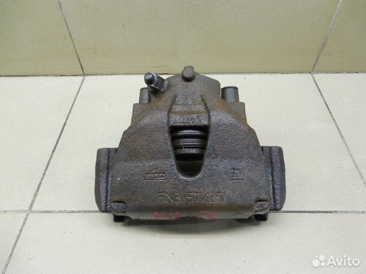 Суппорт передний правый Zafira (F75) 1999-2005