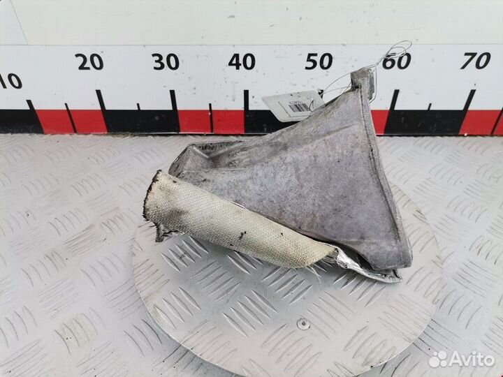 Кронштейн двигателя Volkswagen Passat B5 1999