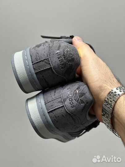 Adidas мужские кроссовки коричневый