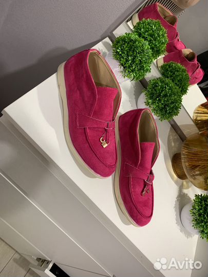 Лоферы женские