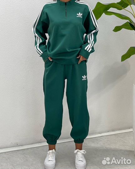 Спортивный костюм Adidas женский