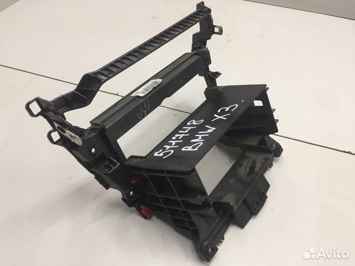 Кронштейн медиацентра (BMW X3)