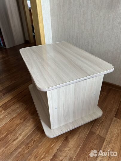 Журнальный столик на колесах бу