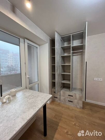 Распашной шкаф на заказ от фабрики