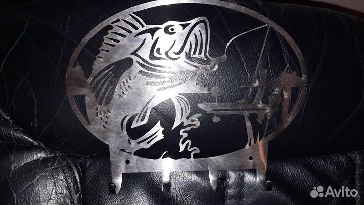 Вешалка Ключница настенная металл для рыбака