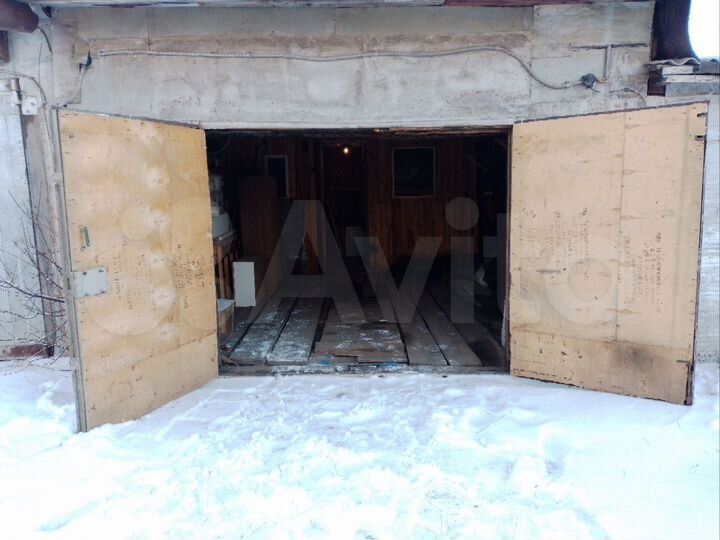 Гараж, > 30 м²