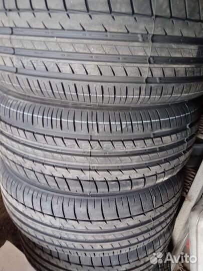 Triangle Sports TH201 215/55 R17