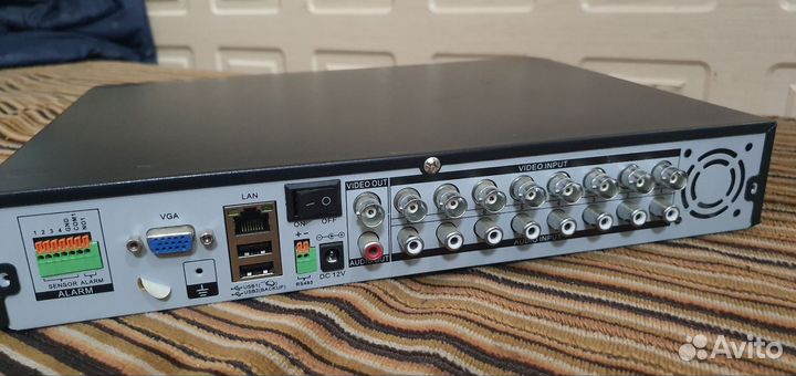 Регистратор для видеонаблюдения на 8 камер