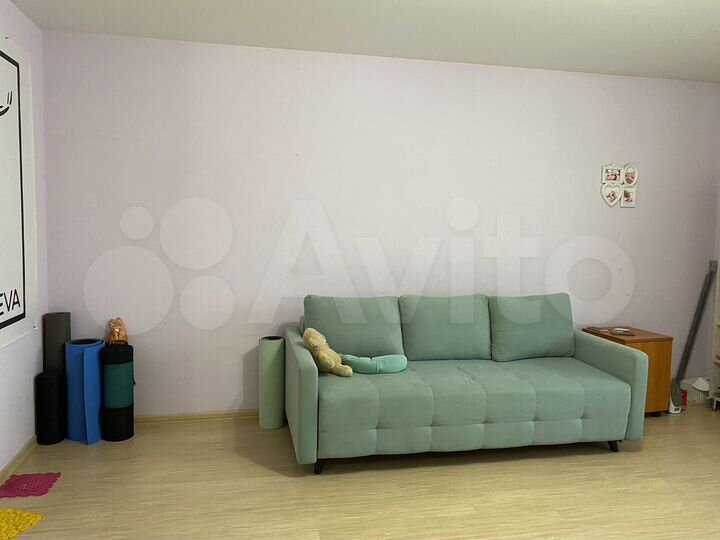 2-к. квартира, 83 м², 8/8 эт.